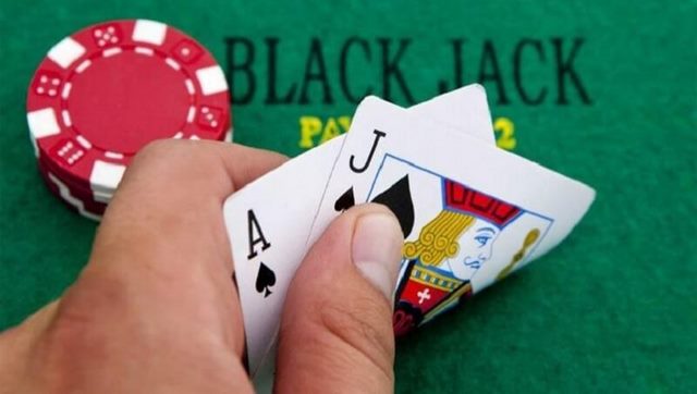Giới thiệu sơ lược về bài Blackjack.